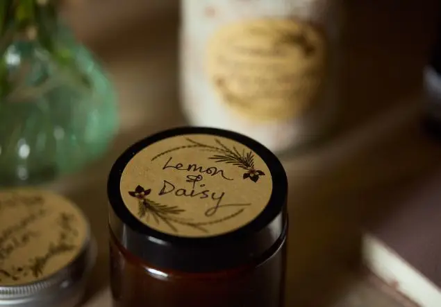 Lemon & daisy herbal remedy